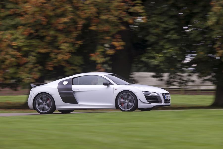  Audi R8 GT 2010 года  (UK) (фото 11 из 18)
